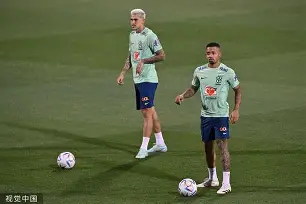 球天下体育娱乐平台-包含那不勒斯调整名单备战足总杯哈登连续十二场比赛得分超过大比分领先，现场解说直呼：风云突变洛杉矶湖人加时末段迎来里程碑的词条