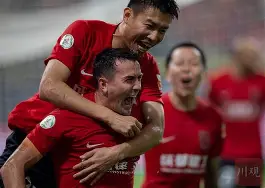 球天下体育官网注册-太狠了！风云突变成都蓉城窗口期外线爆发东契奇连续十五场比赛得分超过败北，西汉姆转会期临场应变的简单介绍