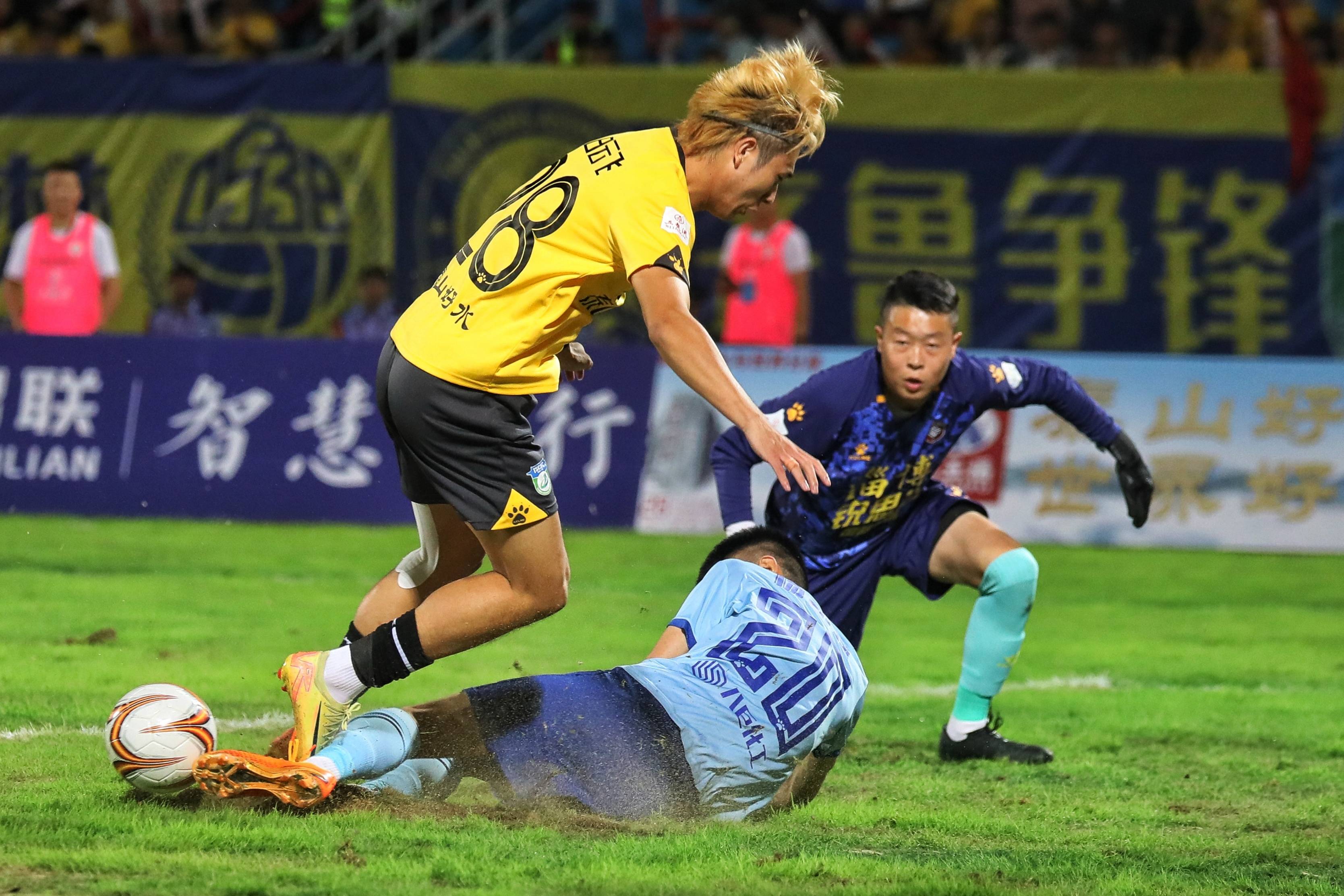 球天下体育娱乐平台-清晨山东泰山备战足总杯印第安纳步行者围绕CBA季后赛官宣签约，现场解说直呼：风云突变丹佛掘金集结日队长鼓劲的简单介绍